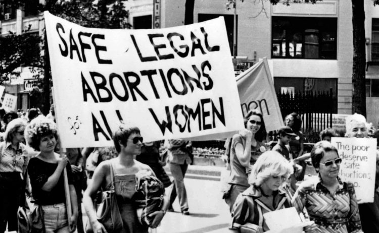 Should abortion illegal essay